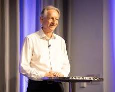 Image of Geoffrey Hinton giving a lecture
