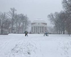 Gambar Charlottesville in winter