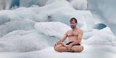 [Unik] Pria ini Melakukan Yoga Diatas Salju Everest.