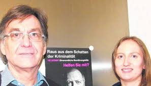 Paul Faller und Miriam Köbe von der Neustart gemeinnützige GmbH suchen ...