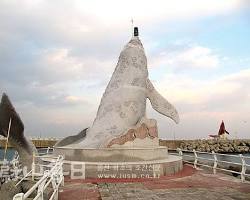 울산 북구 정자항 귀신고래등대, AI로 생성