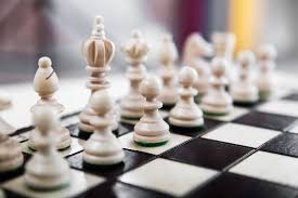 Risultati immagini per foto scacchi