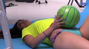 Résultat de recherche d'images pour "volley ball caricature osée sport feminin"