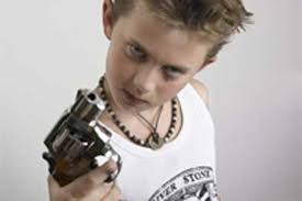 Картинки по запросу Картинки мальчика с детским оружием