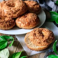 Panera Copycat Cinnamon Crunch Bagels - Savor the Flavour