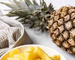 Image of Fresh pineapple chunks
