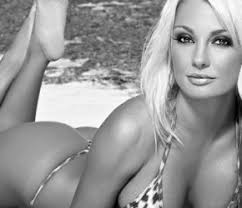 After featuring Australian dime Emily Sears on Friday, we&#39;re staying down under with today&#39;s Dime Of The Day, Brooke Evers. - Brooke-Evers-6-290x250