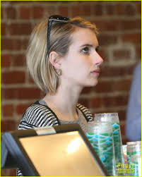 Emma Roberts is Reading Stephen King Book &amp; Loving It! emma roberts stephen king book 11 - emma-roberts-stephen-king-book-11