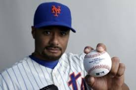 LaVelle Neal of the Minneapolis Star-Tribune reports that the Twins are “one of several teams” that have asked to look at Johan Santana&#39;s medical ... - 350x-321