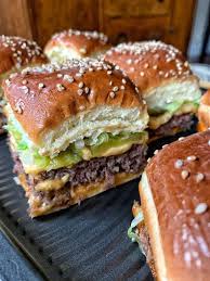 Mini Big Mac Cheeseburgers - The Tipsy Housewife