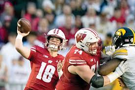 Next man up: Badgers counting on QB Locke's work ethic to make up for lack of experience