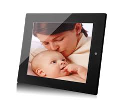 Because a digital photo frame&#39;s display ratio doesn&#39;t always match the original picture ratio, some pictures cannot be displayed in a satisfactory manner. - digital_photo_frame