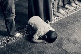 Resultado de imagen de foto de un niño musulman rezando
