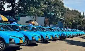 Nhiều hãng taxi chọn mua xe điện VinFast