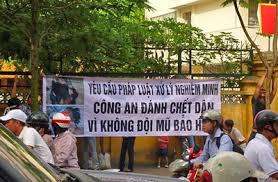 Luật rừng và đám đông hung hãn ở Việt Nam  Images?q=tbn:ANd9GcRwIC-ODvRHSTiFOi8ZjyrzOmZpLbFHehXceb_K1ZyTKhIhm1Qw8g