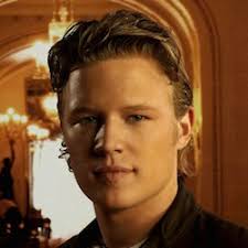 Christopher Egan is an Australian actor set to play Dorian Gray in ABC&#39;s Gothica. He had success with the Australian series Home and Away and went on to ... - Christopher-egan-gothica