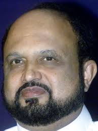 Asom Gana Parishad President and former Assam Chief Minister Prafulla Kumar Mahanta on Wednesday kept open his party&#39;s option of joining hands with the ... - 18sld3