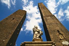 Башни Болоньи - достопримечательности города Болонья, Италия