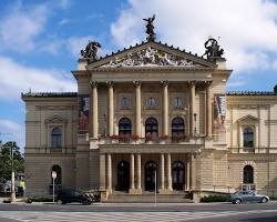 布拉格國立歌劇院
