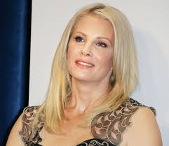 She began adding television credits to her resume in the mid-90s, and gained her first notice playing Sharon Newman on... Monica Potter Biography | Monica ... - monica-potter-2013-people-s-choice-awards-nominee-02