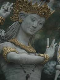 Patung Menangis, Sekolah Konsultasi dengan Paranormal | Pasca Gempa Bali, Patung Dewi Saraswati Menangis
