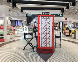 Dior 米蘭馬爾彭薩機場的圖片
