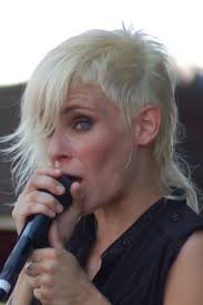 maja-ivarsson-hair-1. Maja Ivarsson had the left side of her hair cut short at a concert with her band The Sounds. Platinum Blonde, Sidecut, Shoulder Length ... - maja-ivarsson-hair-1