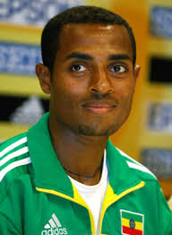 Kenenisa-bekele. “This was a wake-up call for him,” Hermens said. Hermens downplayed reports of a right hip injury on Sunday and said that the basic problem ... - Kenenisa-bekele