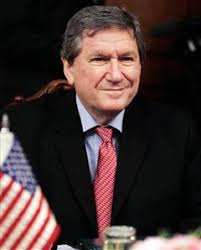 Richard Holbrooke, a longtime U.S. diplomat who wrote part of the Pentagon Papers, was the architect of the 1995 Bosnia peace plan and served as President ... - 090211-Richard-Holbrooke-vmed-12p.standard