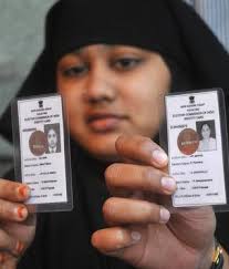 thehindu.comreciving Voter ID cards - 26BGVOTEPG-4_904122e