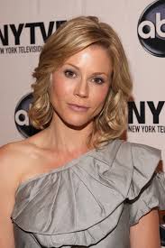 Julie Bowen attends the 2009 New York Television Festival screening of &quot;Modern Family&quot; &amp; &quot;Cougar Town&quot; at TheTimesCenter on September 21, 2009 in New York ... - 2009%2BNew%2BYork%2BTelevision%2BFestival%2BModern%2BFamily%2B9-wDMcu3p4tl