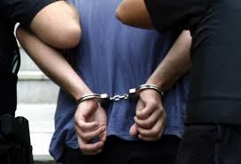 Αποτέλεσμα εικόνας για συλλήψεις χειροπέδες φωτο