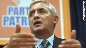 Guatemalan President Otto Perez Molina isn&#39;t the first leader to propose that legalizing drugs may help stem drug violence. STORY HIGHLIGHTS - 111108043103-guatemala-president-story-body