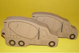 Resultado de imagem para carros feito de caixa de papelao