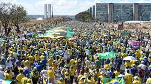Resultado de imagen para Multitudinarias marchas en la mayoría de los estados de Brasil contra Dilma Rousseff