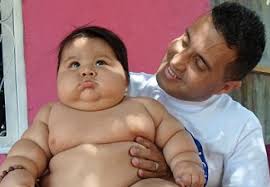 Santiago Mendoza: il bambino di otto mesi ricoverato perché pesa 20 chili - santiago-mendoza-bambino-obeso-11
