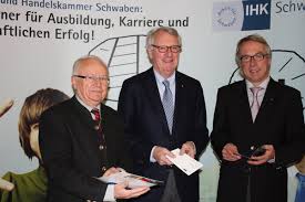 v.l.n.r.: Matthias Stegmeir, Herbert Scheel und Dr. Peter Bergmair ... - 2865921_web
