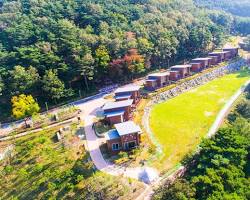 충북 단양 소백산자연휴양림 전경 및 숲속의 집, AI로 생성