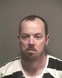 Officers arrested Warren Reavis, 39, and booked him with attempted looting and possession of a burglary tool, in this case a screwdriver, said Detective ... - warren-reavis-mugjpg-794c5d24507d704d
