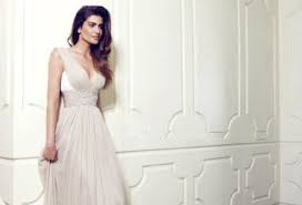Turkeysh actress in wedding dresses  Images?q=tbn:ANd9GcT0ECgdvcjiZT2qpy1SR5tCdL3f_QnnwxKjc9ktvEusWuw_X_o6Ag