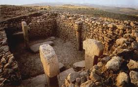 Temple Complex In Turkey Rewrites Human History :8000 years older than pyramids ! Gobekli Tepe, Human’s First yet Known Temple in Northern Kurdistan Images?q=tbn:ANd9GcT0GUJU78GPjkxJ06YdXaJBVUsNsj0EH3Ustxppn61DC_Xz5UIXvA