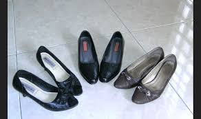 Hasil gambar untuk sepatu guru wanita