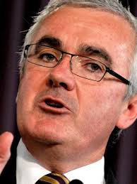 Andrew Wilkie claims the gaming industry is mounting a smear campaign against him (AAP: Alan Porritt, file photo) - r750615_6220948