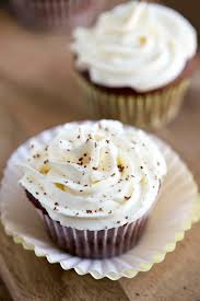 Whipped Buttercream Frosting without Powdered Sugar - I Heart ...