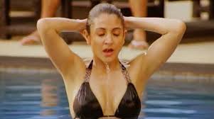   Parineeti Chopra in Bikini Hot Latest Images Pictures 