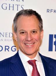 Attorney General Eric Schneiderman confirmed today that he doesn&#39;t wear eyeliner–contrary to Gov. Andrew Cuomo&#39;s reported inquiry on the subject. - eric-schneiderman-getty