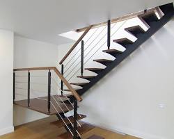 Изображение: металлические лестницы