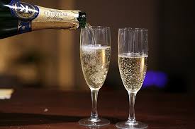 Champagne vs. Sparkling Wines - The Art of Food and Wine