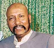 Syed Kirmani. The new chairman of the BCCI&#39;s selection committee on the forthcoming home series against New Zealand and the Aussies - syed_kirmani_10_qns_20031013