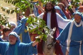 Bildresultat för Jesus rider in i Jerusalem